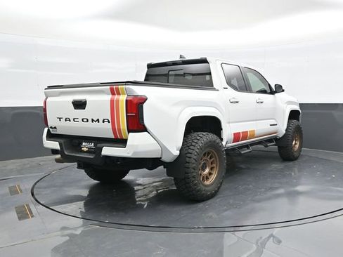 Used 2025 Toyota Tacoma SR5 AWD/4WD image 6