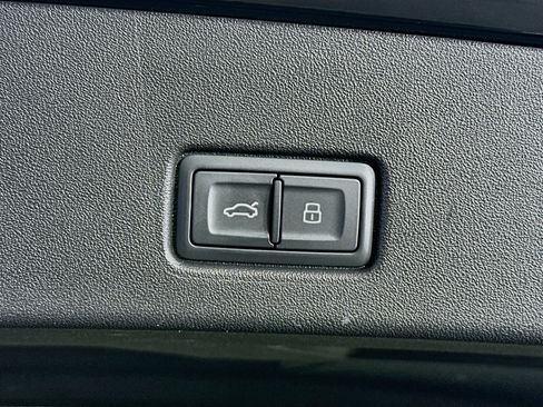 Used 2023 Audi Q4 e-tron Premium Plus RWD image 30