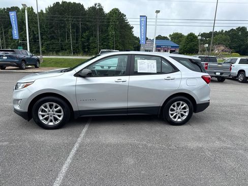 Used 2020 Chevrolet Equinox LS w/ LPO, Floor Liner Package FWD image 3