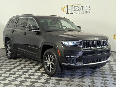 Used 2023 Jeep Grand Cherokee L Limited AWD/4WD image 2
