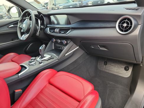 Used 2023 Alfa Romeo Stelvio Sprint RWD image 14