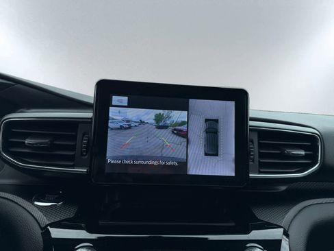 Used 2022 Ford Explorer ST-Line AWD/4WD image 13