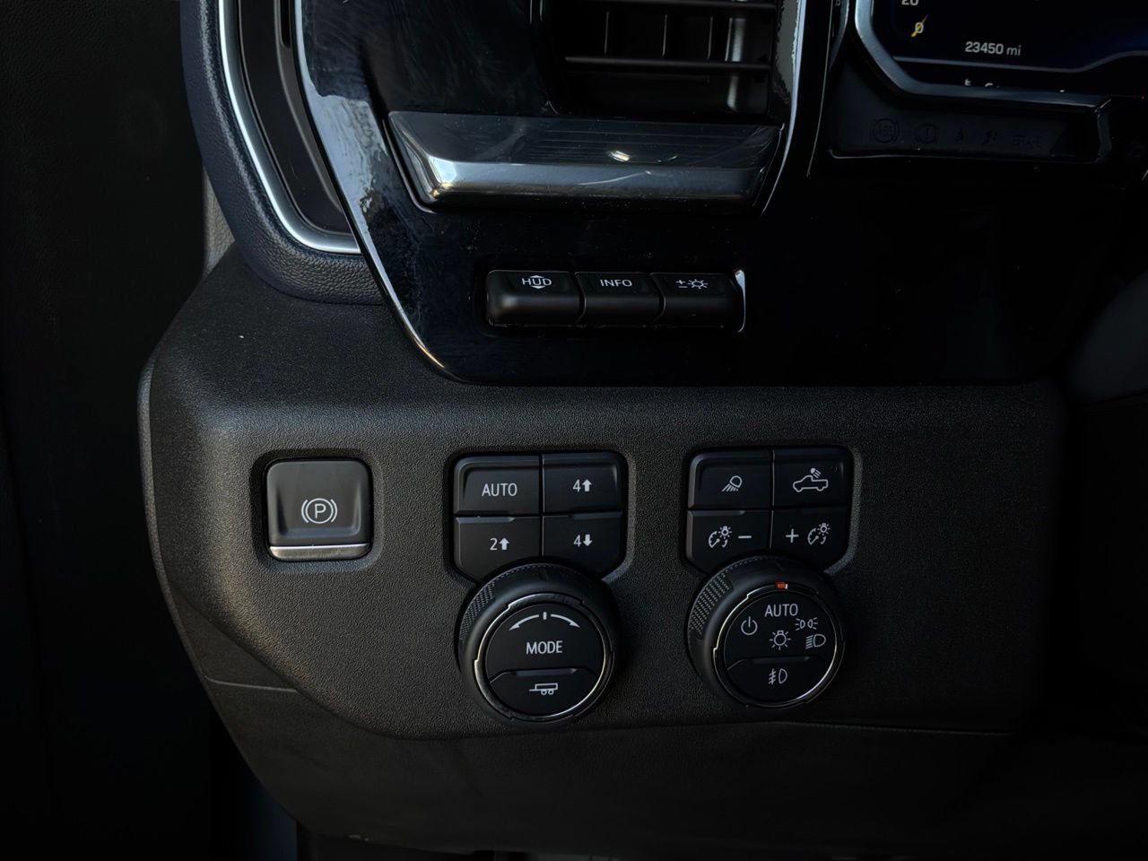 Used 2023 Chevrolet Silverado 1500 High Country AWD/4WD image 35