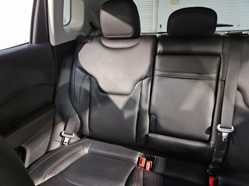 Used 2019 Jeep Compass Limited w/ Safety & Security Group image 12