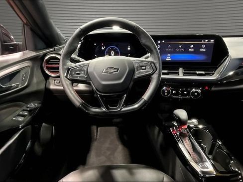 Certified 2025 Chevrolet Trax RS w/ Driver Confidence Package FWD image 8