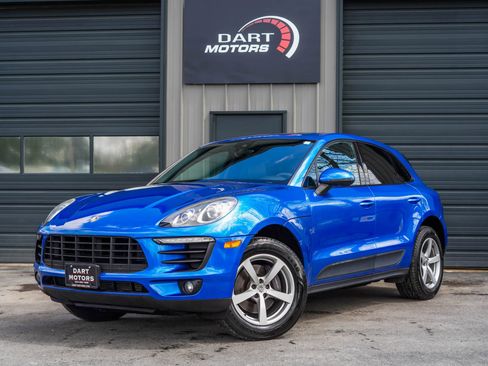 Used 2017 Porsche Macan AWD/4WD image 3