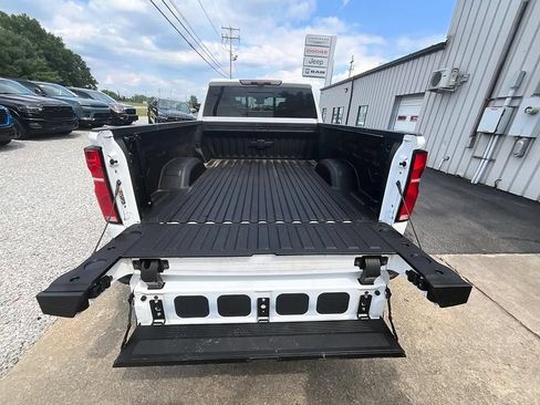 Used 2025 Chevrolet Silverado 2500 LT w/ Trail Boss Package AWD/4WD image 10