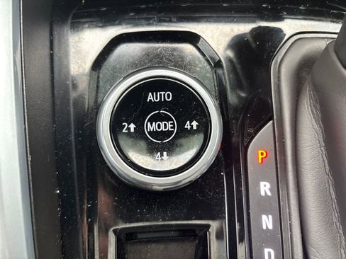 Used 2025 Chevrolet Colorado ZR2 w/ Technology Package image 17