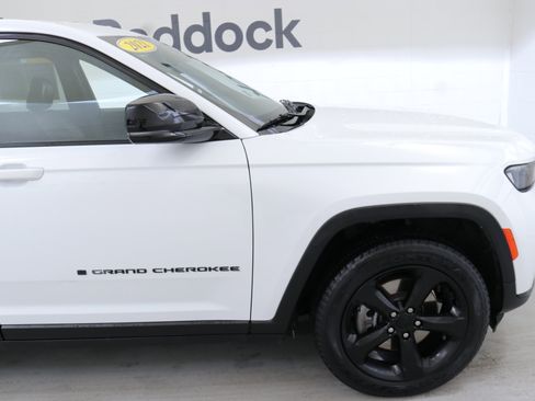 Used 2021 Jeep Grand Cherokee L Laredo image 10