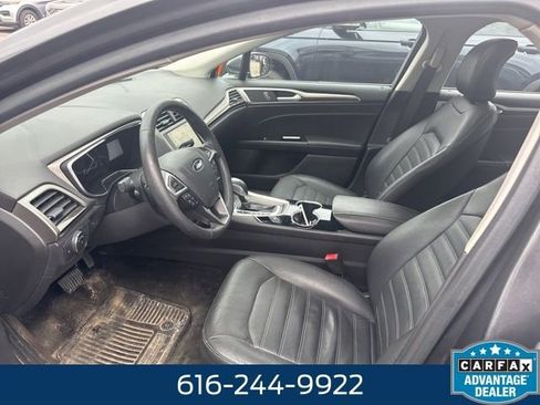 Used 2015 Ford Fusion SE w/ Equipment Group 202A image 4