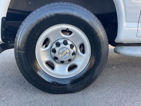 Used 2023 Chevrolet Express 2500 w/ Driver Convenience Package image 21