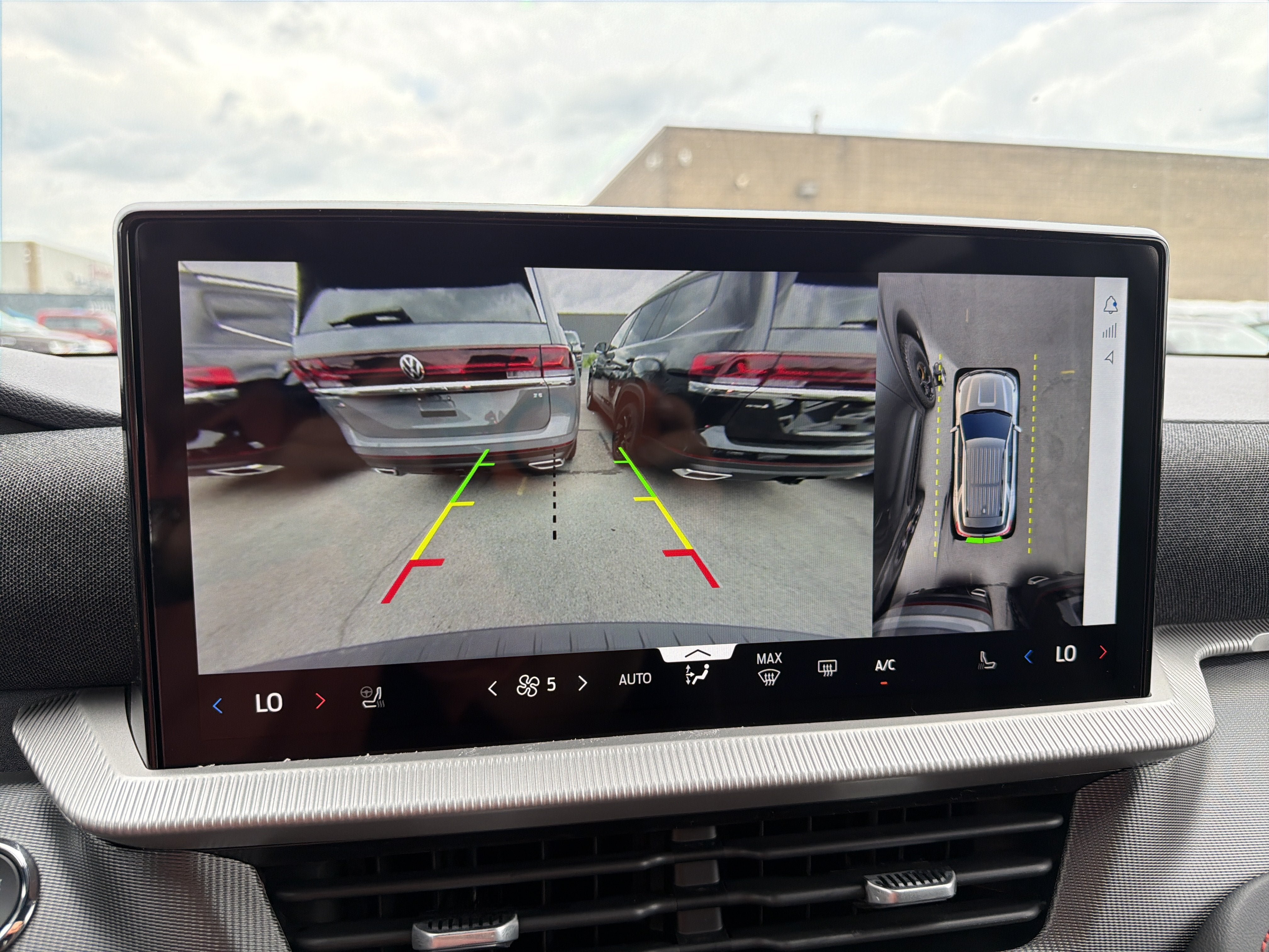 New 2026 Ford Explorer ST-Line w/ ST-Line Street Pack AWD/4WD image 18