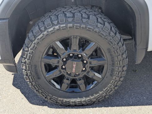 Used 2025 GMC Sierra 3500 AT4 w/ AT4 Preferred Package image 15