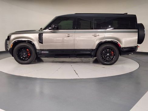 Used 2024 Land Rover Defender 130 X image 5