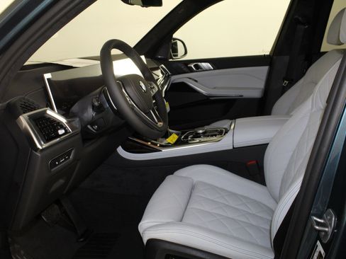 New 2026 BMW X7 xDrive40i w/ Premium Package image 29