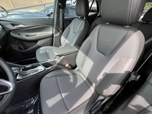 Used 2025 Buick Encore GX Preferred FWD image 37