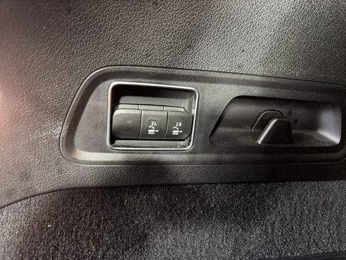 Used 2024 Mercedes-Benz GLS 580 4MATIC image 17