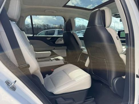 Used 2025 Lincoln Aviator Reserve w/ Equipment Group 201A AWD/4WD image 10