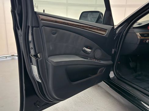 Used 2008 BMW 535xi Sedan image 17