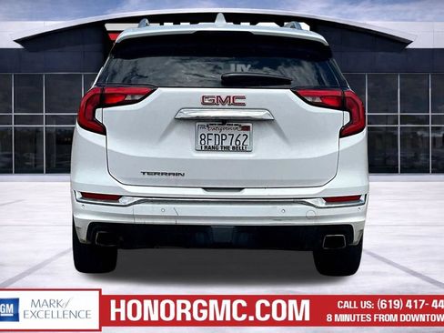Used 2018 GMC Terrain Denali w/ Advanced Safety Package FWD image 5