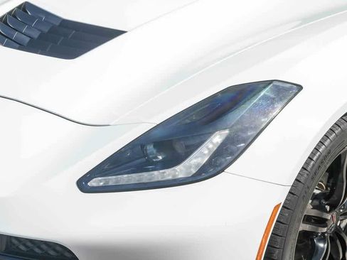 Used 2017 Chevrolet Corvette Stingray Coupe w/ Carbon Flash Badge Package RWD image 4