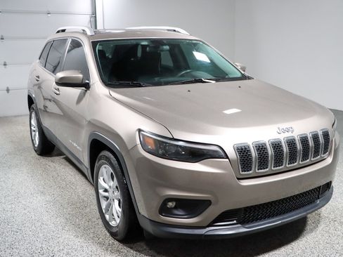 Used 2019 Jeep Cherokee Latitude w/ Popular Appearance Group image 5