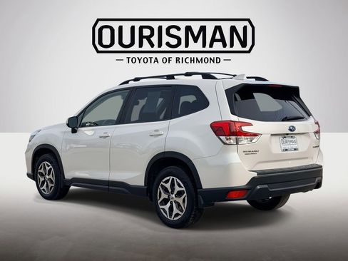 Used 2020 Subaru Forester Premium image 24