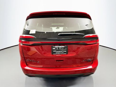 New 2026 Chrysler Pacifica Limited w/ S Appearance Package AWD/4WD image 20