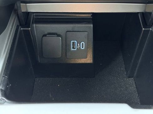 Used 2022 Ford Explorer Limited AWD/4WD image 40