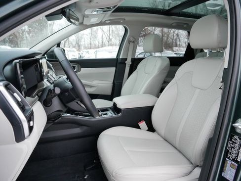 Certified 2023 Kia Sorento X-Line EX image 34