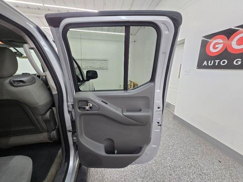 Used 2012 Nissan Frontier SV RWD image 27