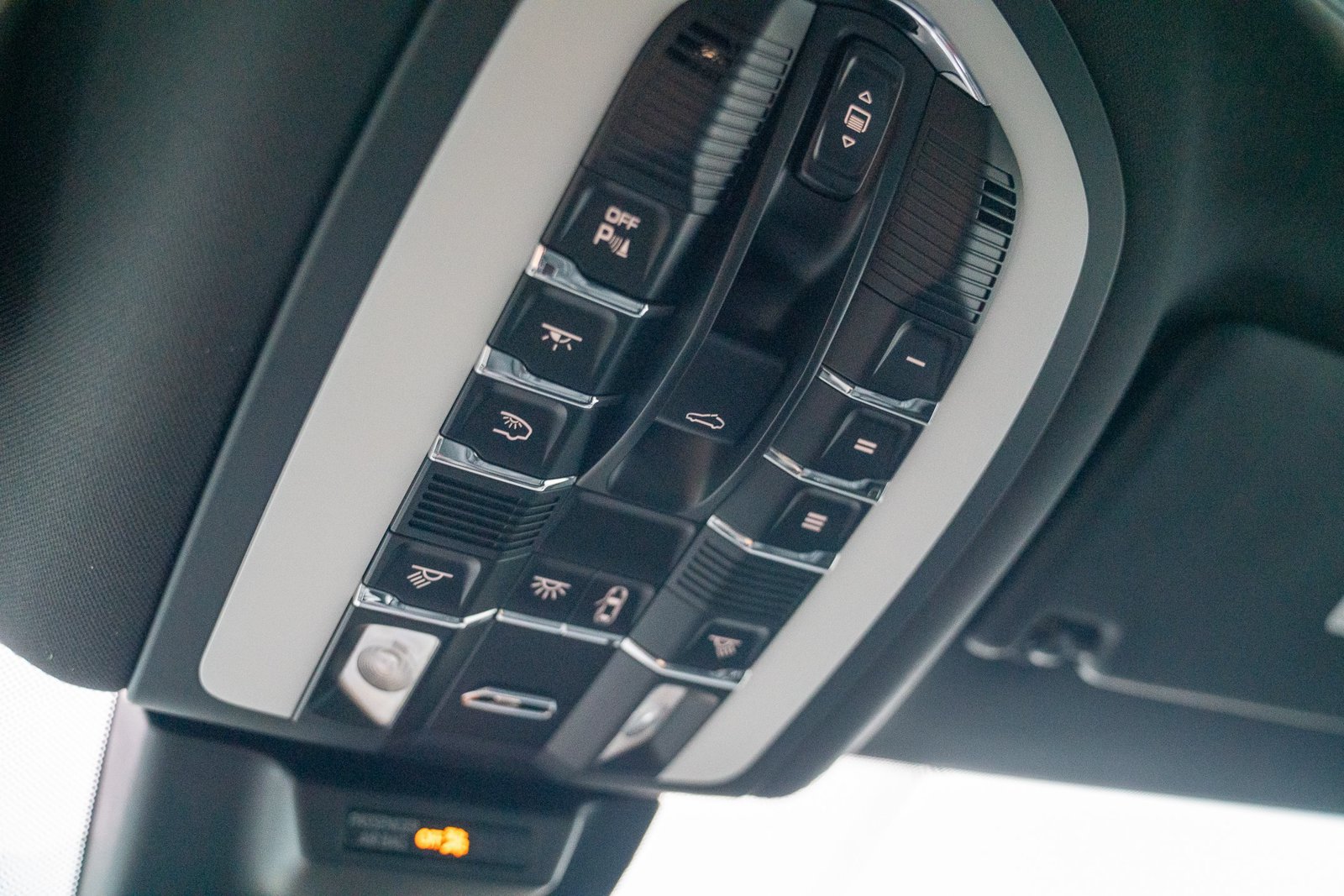Certified 2026 Porsche Macan AWD/4WD image 22
