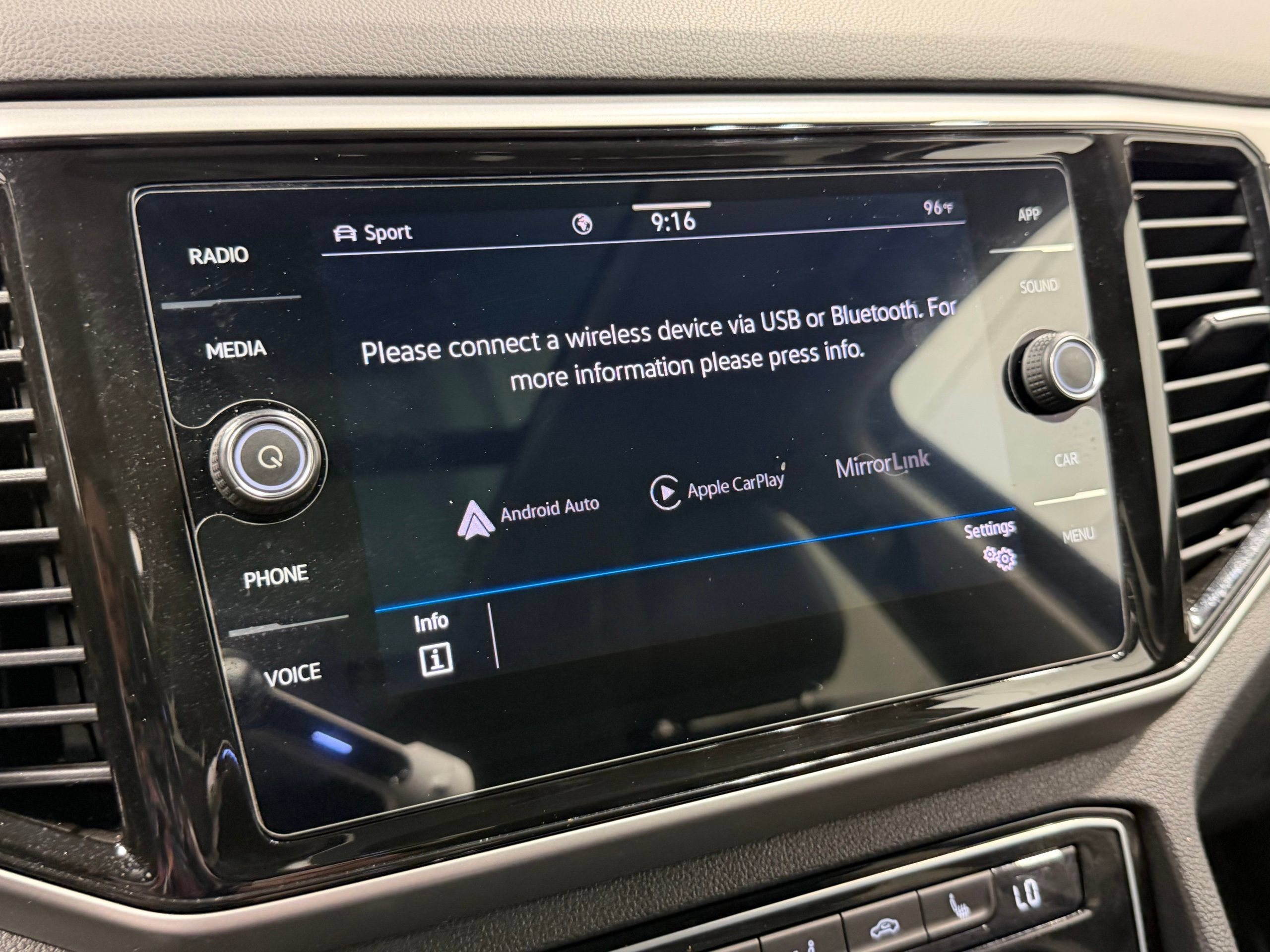 Used 2022 Volkswagen Atlas SE w/ Panoramic Sunroof Package AWD/4WD image 55