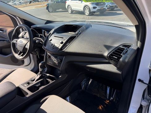 Used 2017 Ford Escape SE FWD image 21