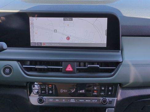 Certified 2024 Kia Seltos SX w/ SX Sunroof Package image 18