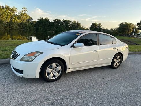 Used 2007 Nissan Altima 2.5 S w/ Convenience Pkg FWD image 2