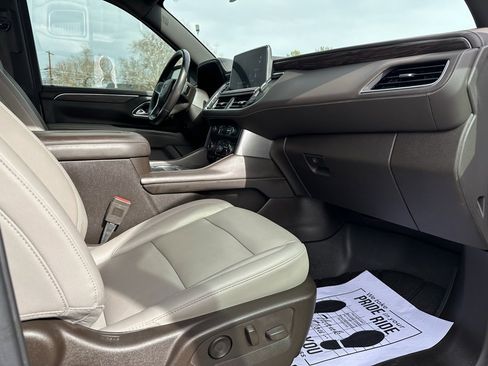 Used 2021 Chevrolet Suburban Z71 w/ Rear Media and Nav Package image 12