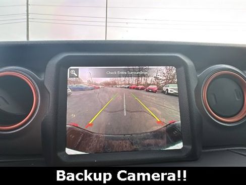 Used 2023 Jeep Gladiator Mojave w/ Cold Weather Group image 3