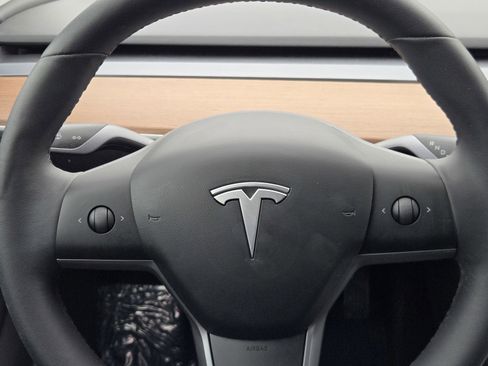 Used 2020 Tesla Model 3 Standard Range Plus RWD image 15