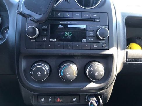 Used 2014 Jeep Patriot Latitude w/ Sun/Sound Group image 14
