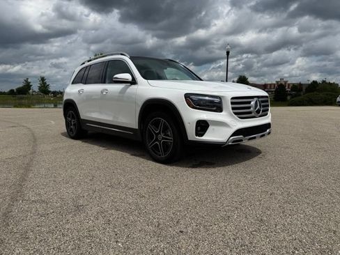 Used 2026 Mercedes-Benz GLB 250 4MATIC image 8