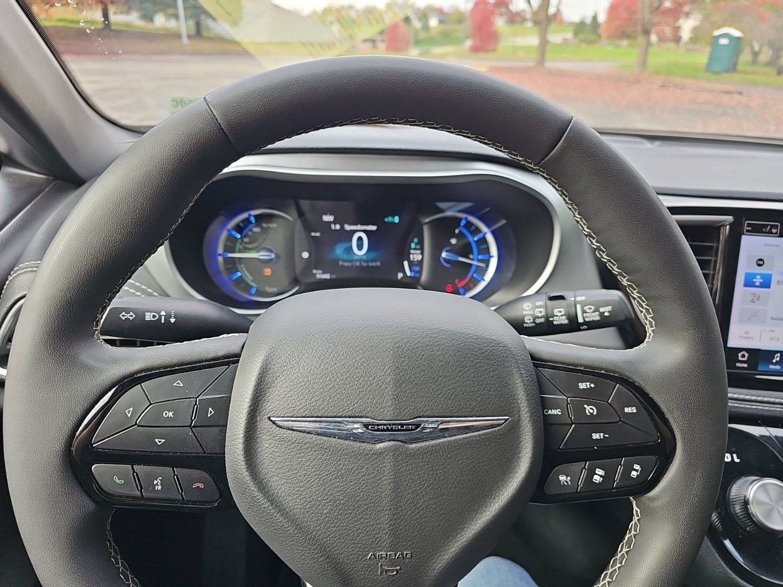 Used 2024 Chrysler Pacifica Limited FWD image 21