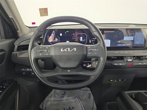 Used 2026 Kia EV9 Light image 15