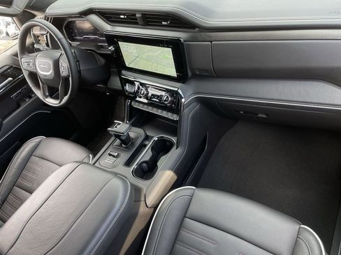 Used 2025 GMC Sierra 1500 AT4X image 29