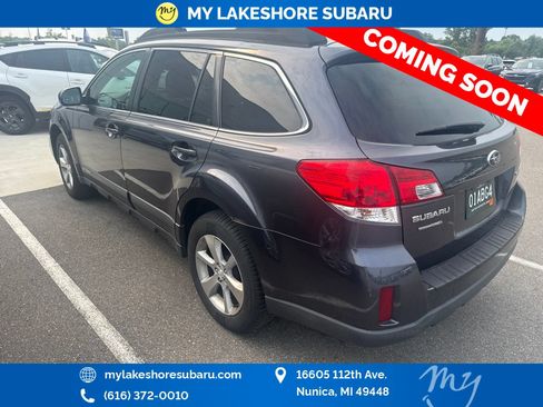 Used 2013 Subaru Outback 2.5i Limited w/ Moonroof Pkg AWD/4WD image 6