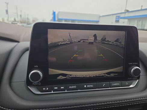 Used 2023 Nissan Rogue S image 23