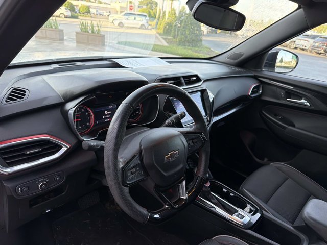 Used 2022 Chevrolet TrailBlazer RS w/ Technology Package FWD image 13
