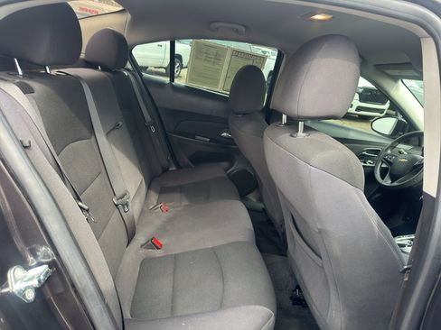 Used 2015 Chevrolet Cruze LT w/ Technology Package image 17