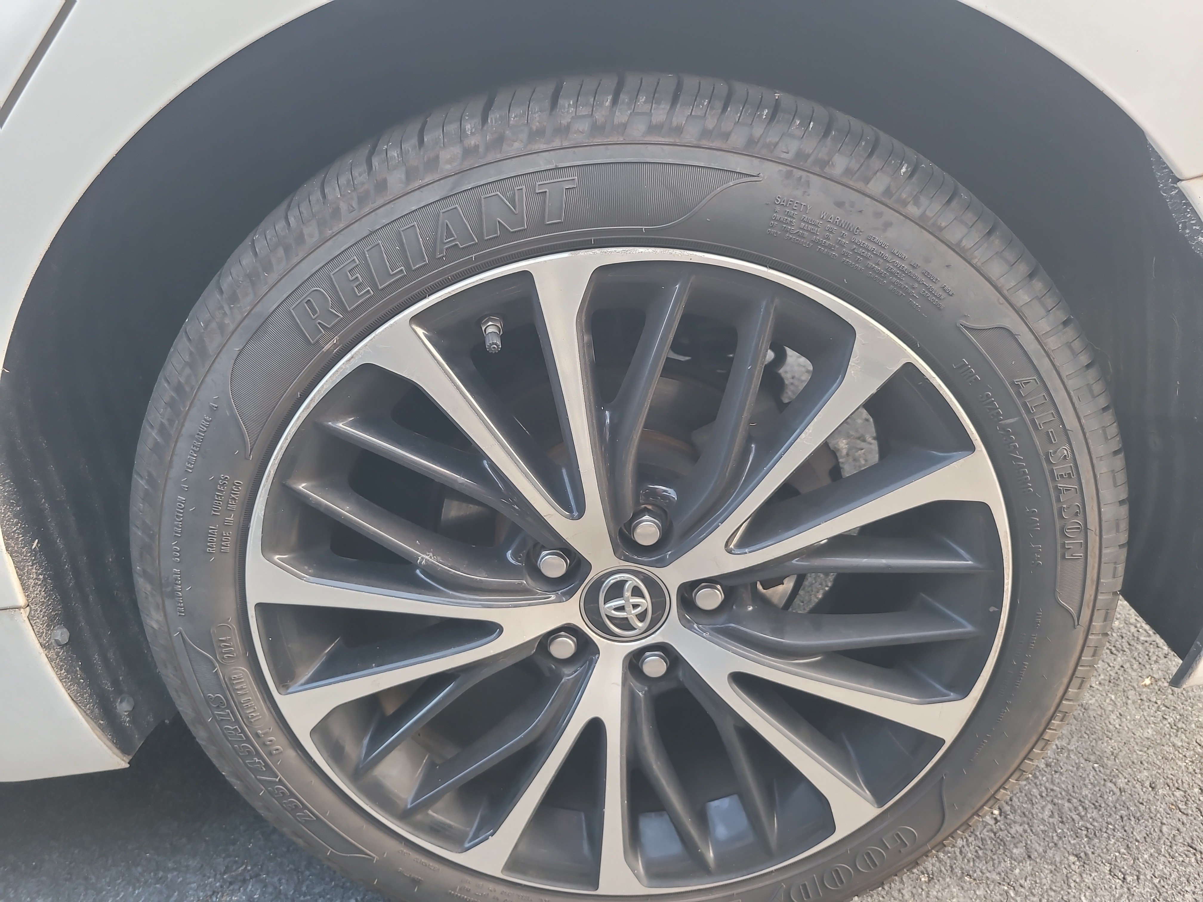 Used 2018 Toyota Camry SE FWD image 10