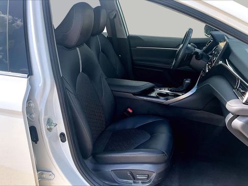 Used 2023 Toyota Camry XSE FWD image 9